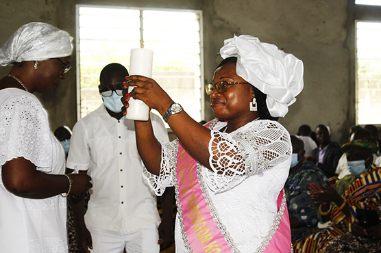 Investiture de la présidente de l’Union de Femmes Harristes (UFHA) de Yopougon-Kouté.